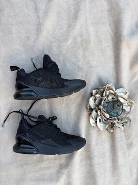 Nike Boys Black Air Max 270 Sport Boys Sneakers - 1Y
